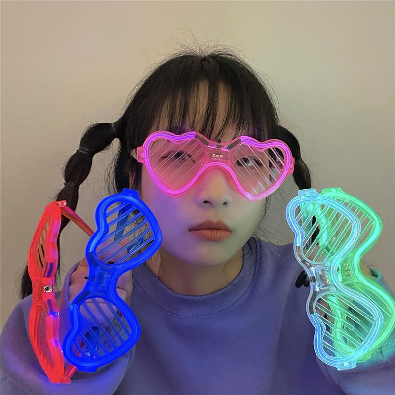 1 paio di occhiali luminosi a  - Glow In The Dark Party Glasses recensione e prezzo