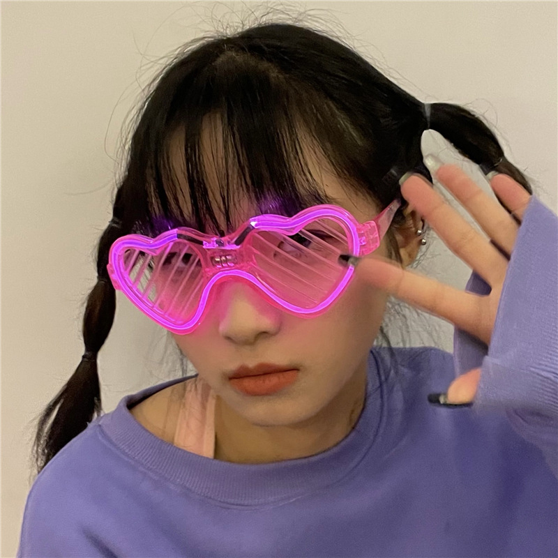 1 paio di occhiali luminosi a  - Glow In The Dark Party Glasses recensione e prezzo